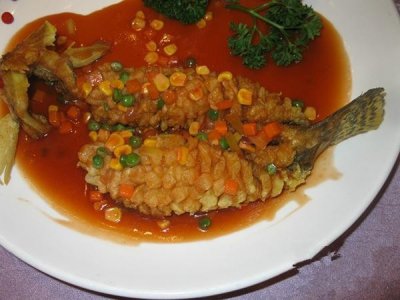 ​外焦里嫩、汁浓味鲜、酸甜适口，让您体验霸气十足的糖醋松花鱼