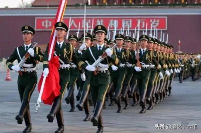 ​升旗手张自轩，辞去让人羡慕的“铁饭碗”工作，改行新领域