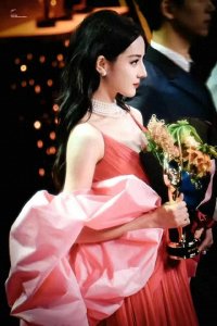 ​【迪丽热巴封神】她的美貌与温柔眼神，无人能及！