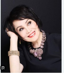 ​致敬靳羽西和敢于挑战的女性们：用生命的永动力书写每一天