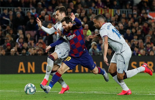 足球——西甲：巴萨胜莱万特