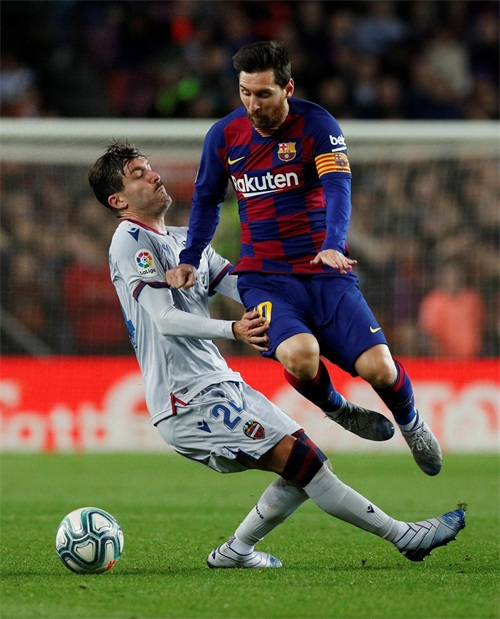 足球——西甲：巴萨胜莱万特