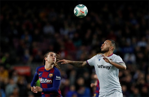 足球——西甲：巴萨胜莱万特