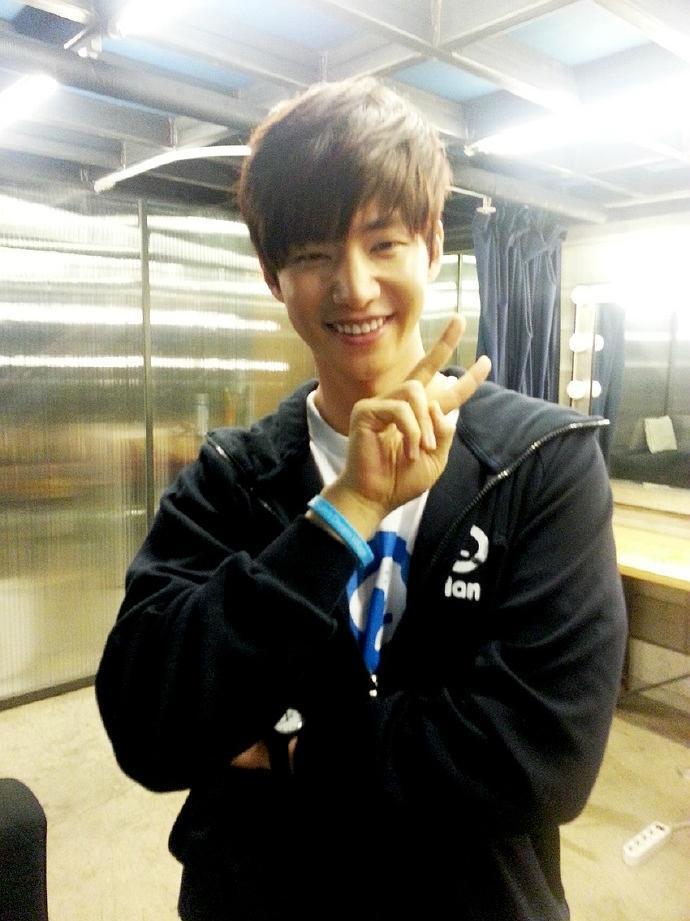 宋再临个人资料写真作品