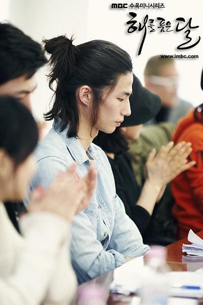 宋再临个人资料写真作品