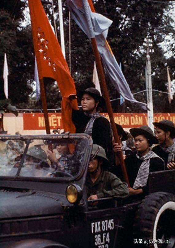 胜利的欢呼：1975年4月30日越共占领南越首都西贡，越南战争结束