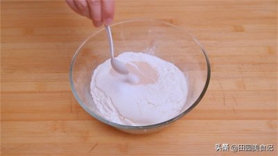 1碗面粉，2个鸡蛋，教你在家做油馍头，外酥里软，比油条还好吃